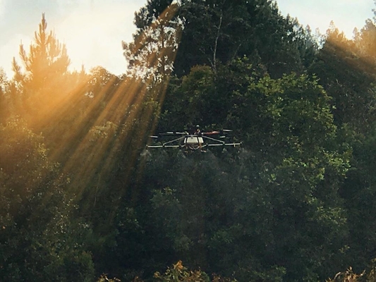 Drone de pulvérisation de précision pour l'agriculture