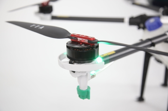 Demande personnalisée Petit drone sans pinceau blanc bleu pour l'agriculture facile à transporter