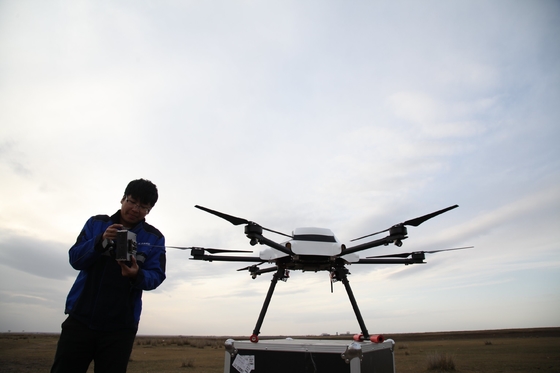Contrôle à distance du contrôle des ravageurs Autopilot GPS Drone avec désinfectant contenu dans le liquide