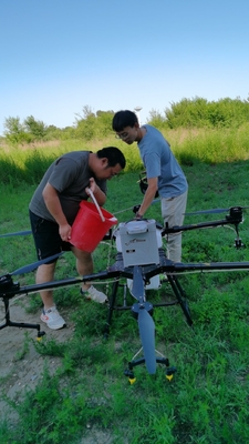 M6e Drone 10kg Charge utile 30L Volume parfait pour les UAV agricoles et la pulvérisation de protection des cultures