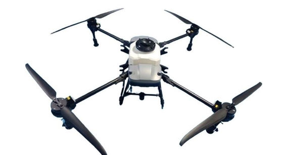 Drone agricole de 50 L de volume de réservoir avec une largeur de pulvérisation de 6 à 12 m et une connexion à filetage interne