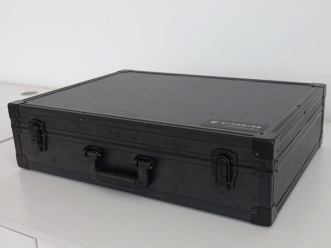 Boîte à outils UAV multi-fonctionnelle pour drones avec boîtier de poche EVA